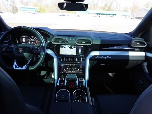 Used 2022 Lamborghini Urus image 49