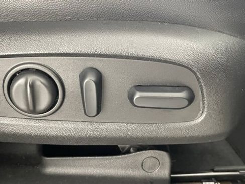 Used 2018 Chevrolet Traverse LT image 50