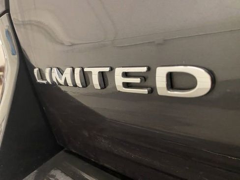 Used 2022 Ford Expedition Limited image 32