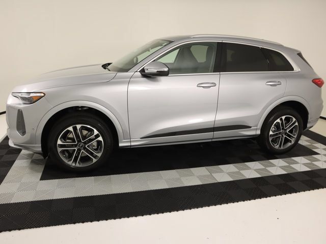 New 2026 Audi Q5 Premium Plus AWD/4WD image 2