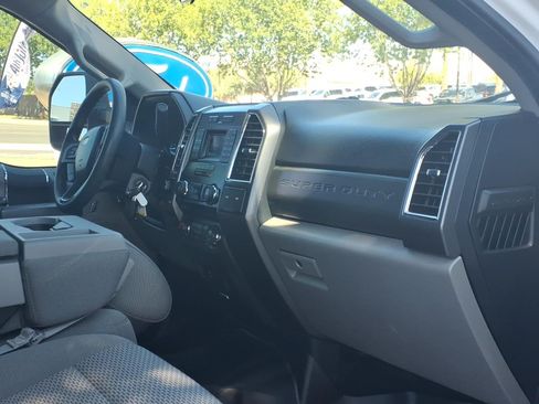 Certified 2018 Ford F250 XLT AWD/4WD image 10