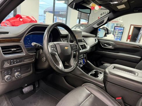 Used 2023 Chevrolet Suburban Premier image 15