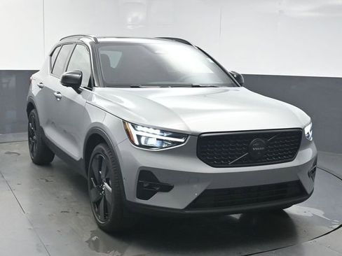 New 2026 Volvo XC40 B5 Ultra w/ Protection Package Premier AWD/4WD image 2