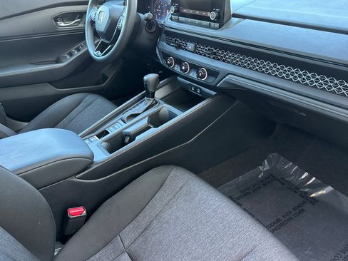 Used 2025 Honda Accord LX image 31