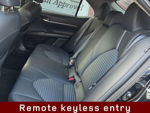Used 2024 Toyota Camry SE image 12