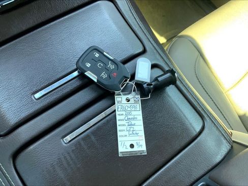 Used 2015 Chevrolet Tahoe LTZ AWD/4WD image 15