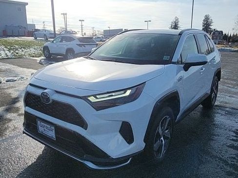 Used 2023 Toyota RAV4 SE image 4