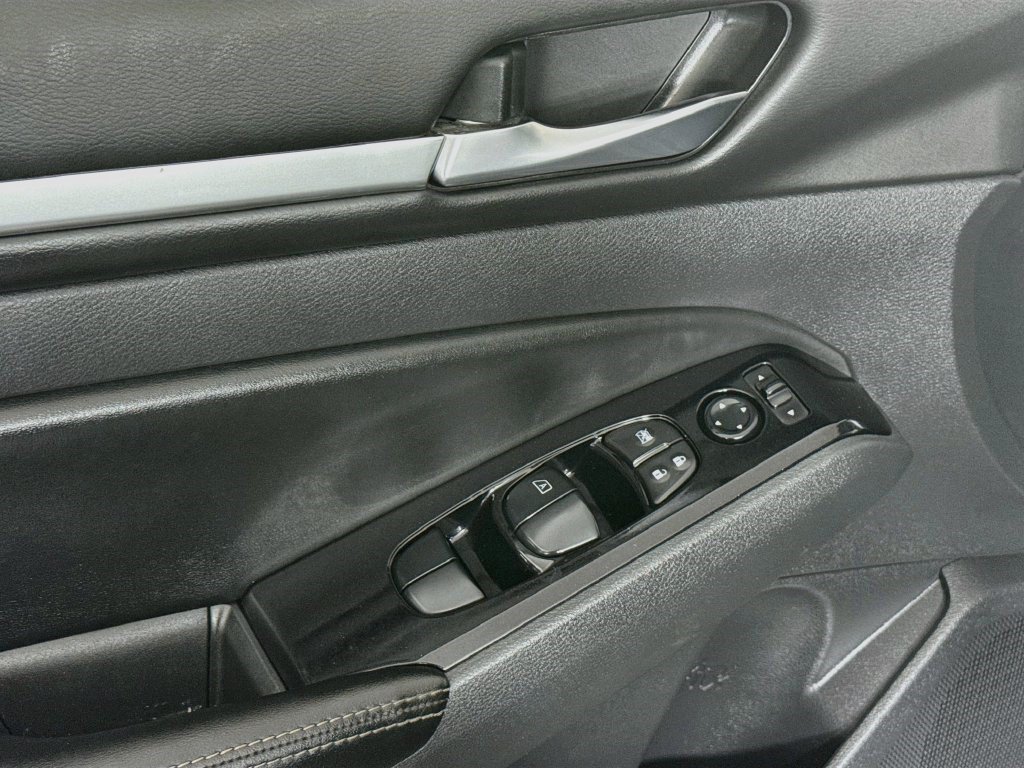 Used 2023 Nissan Altima 2.5 SV FWD image 23