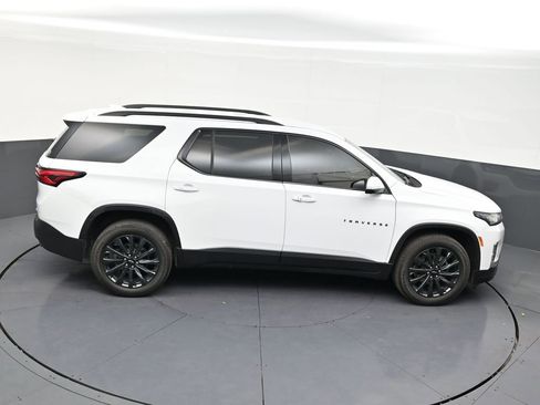 Used 2024 Chevrolet Traverse RS FWD image 17