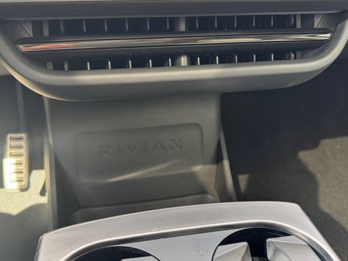 Used 2024 Rivian R1S Adventure image 19