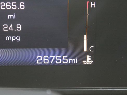 Used 2024 Chevrolet Trax RS image 29