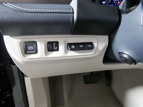 Used 2022 GMC Acadia Denali w/ Denali Ultimate Package FWD image 26