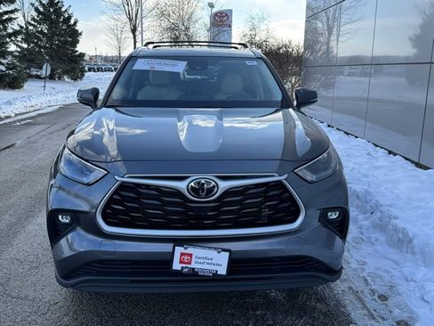 Certified 2022 Toyota Highlander XLE image 39