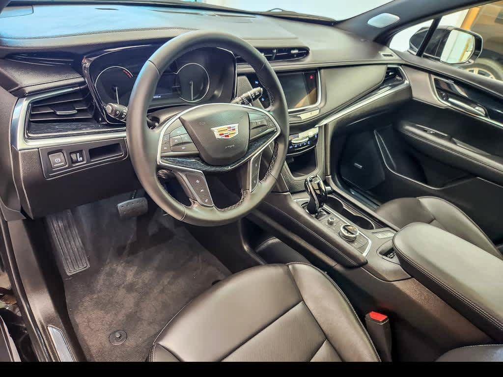 Certified 2025 Cadillac XT5 Premium Luxury w/ LPO, Floor Liner Package AWD/4WD image 10