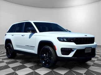 Certified 2023 Jeep Grand Cherokee Limited w/ Black Appearance Package AWD/4WD video 1
