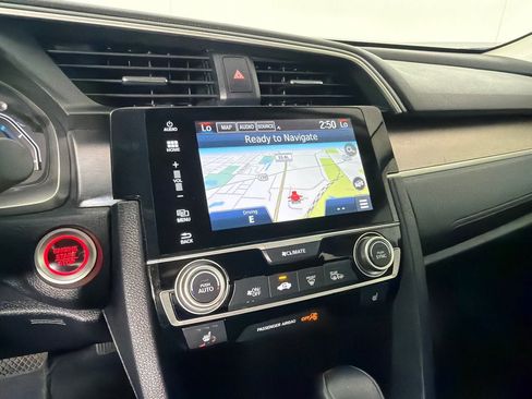 Used 2017 Honda Civic Touring image 16
