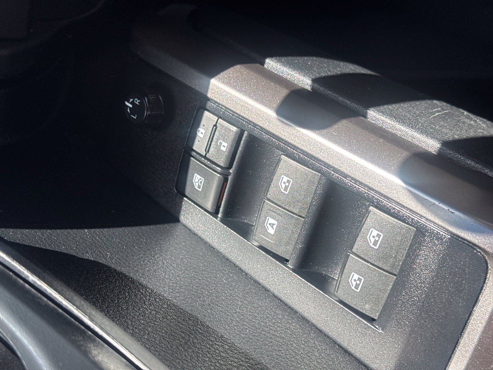 Used 2021 Toyota Tacoma SR5 RWD image 19