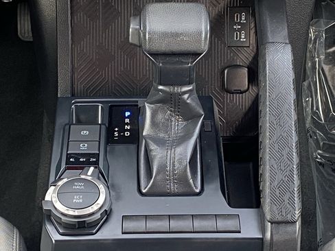 Certified 2024 Toyota Tacoma SR5 image 16