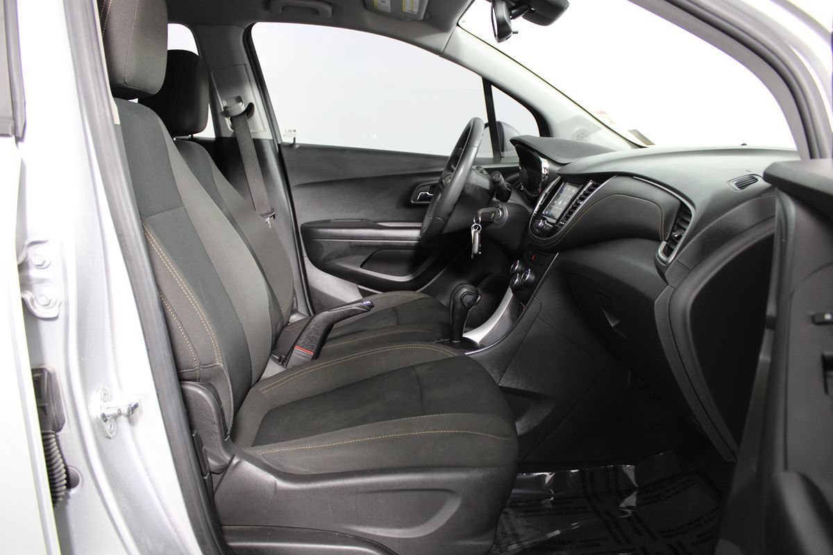 Used 2018 Chevrolet Trax LS FWD image 8