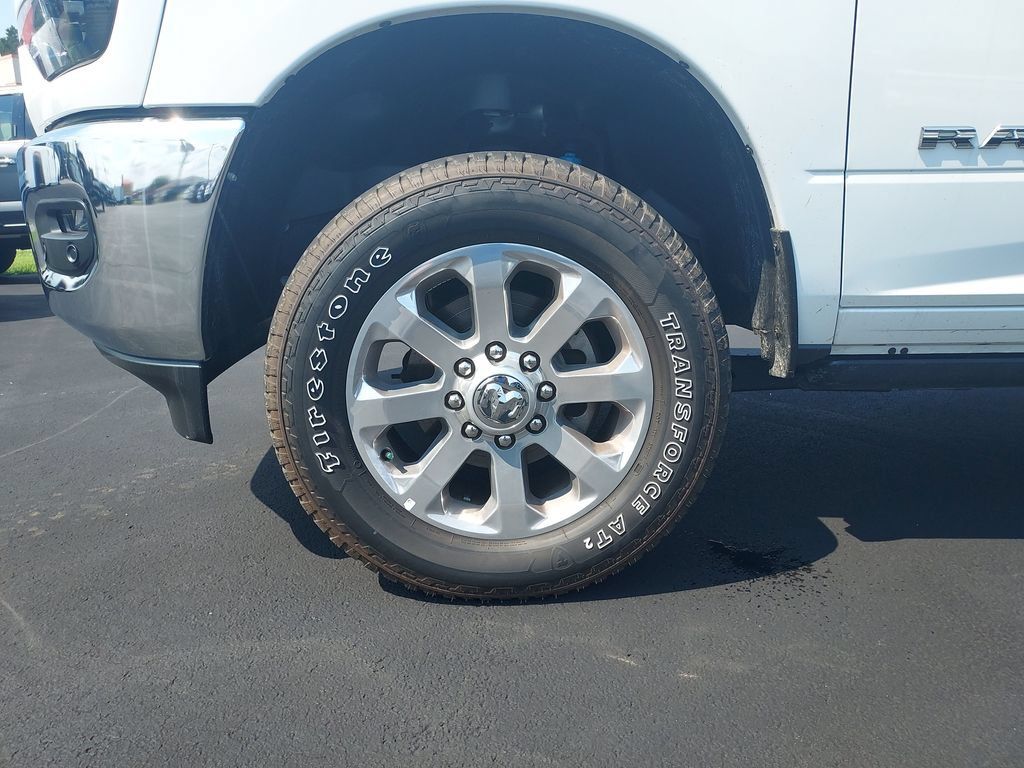 Used 2025 RAM 2500 Laramie AWD/4WD image 10