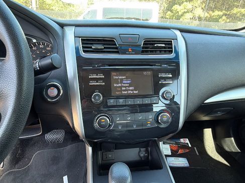 Used 2015 Nissan Altima 2.5 S w/ Power Driver Seat Package FWD image 32