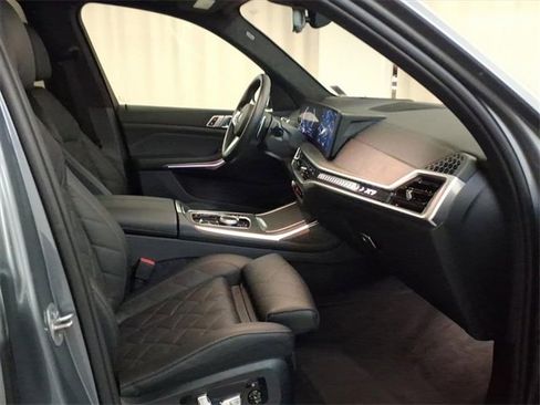 Certified 2024 BMW X7 xDrive40i w/ M Sport Package image 42