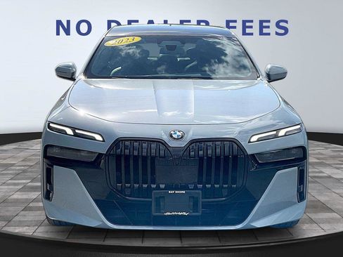 Used 2023 BMW 760i xDrive image 2