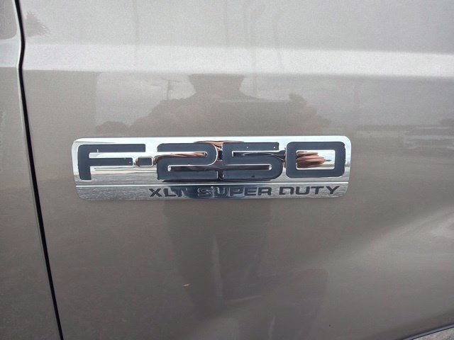 Used 2005 Ford F250 XLT AWD/4WD image 11