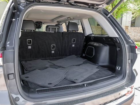 Used 2022 Jeep Grand Cherokee Limited image 64