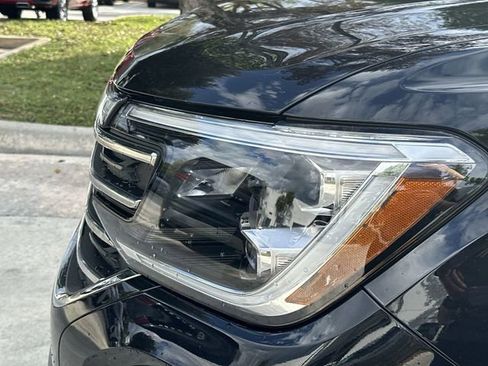 Used 2025 Volkswagen Atlas SE image 39