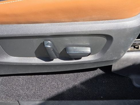 Used 2022 Nissan Pathfinder Platinum w/ Cargo Package FWD image 12