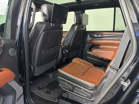Used 2023 GMC Yukon Denali Ultimate image 15