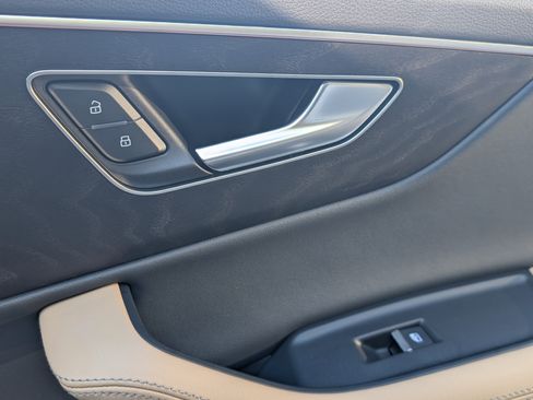 Used 2025 Audi Q7 3.0T Premium Plus image 24