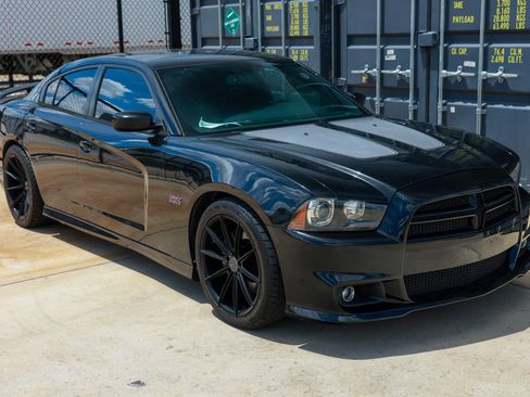 Used 2014 Dodge Charger SRT8 Super Bee w/ Satin Vapor Edition RWD image 18
