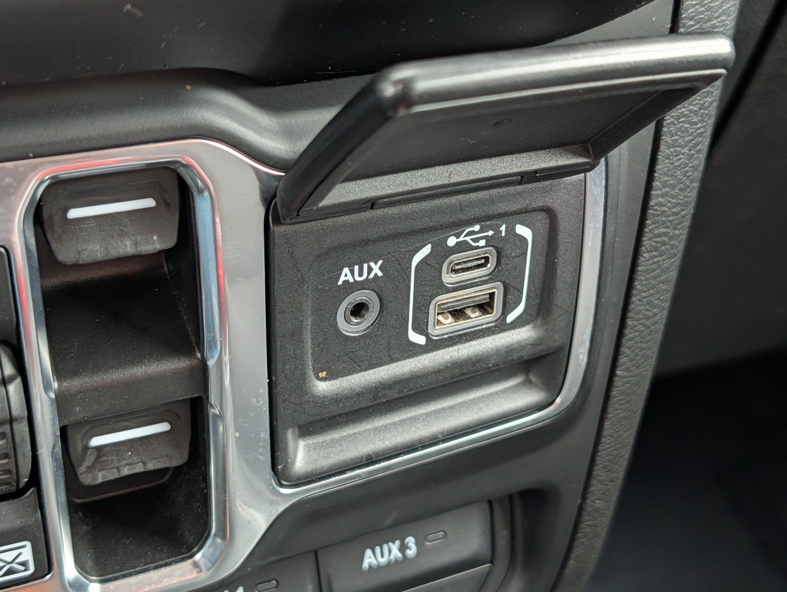 Used 2022 Jeep Wrangler Unlimited Sport AWD/4WD image 27
