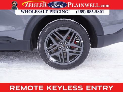 Used 2025 Ford Explorer ST-Line w/ ST-Line Street Pack image 7