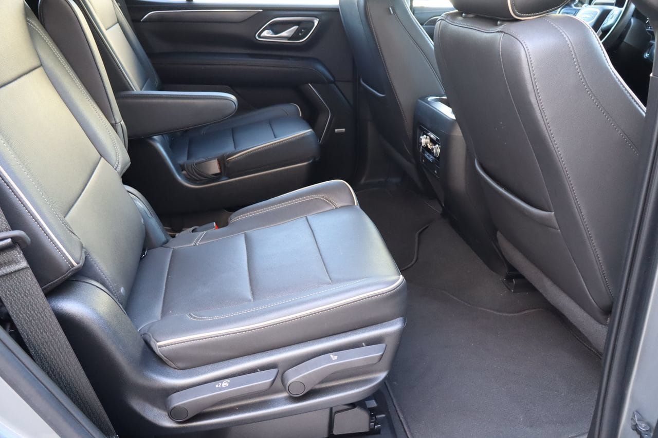 Used 2023 GMC Yukon SLT AWD/4WD image 18