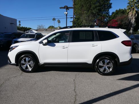 Certified 2025 Subaru Ascent Premium image 2