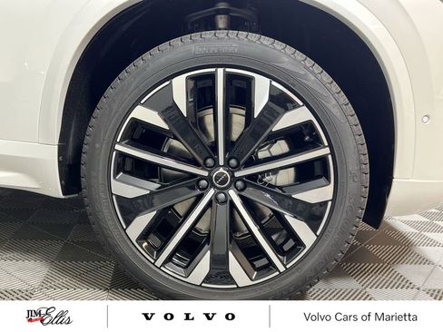 New 2026 Volvo XC90 B6 Plus w/ Protection Package Premier image 19