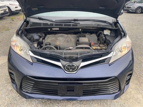 Used 2020 Toyota Sienna LE FWD image 25