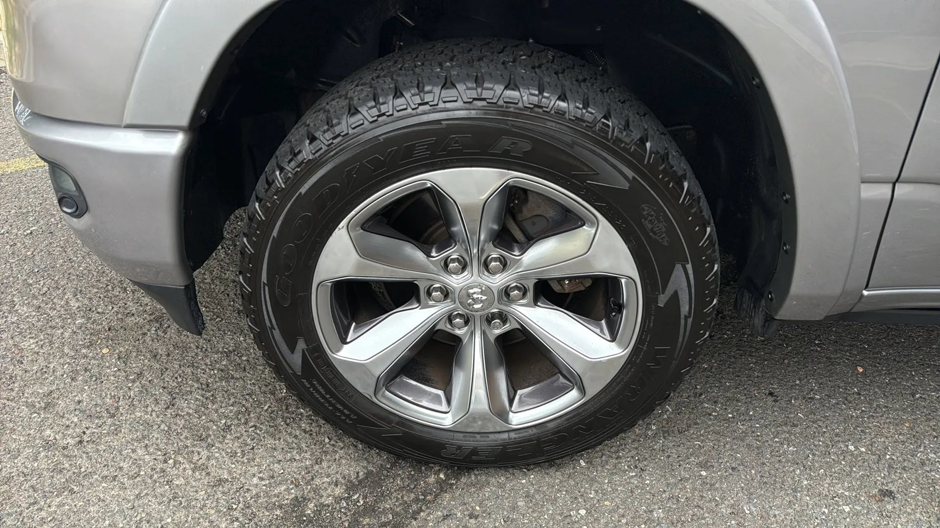 Used 2019 RAM 1500 Limited AWD/4WD image 9