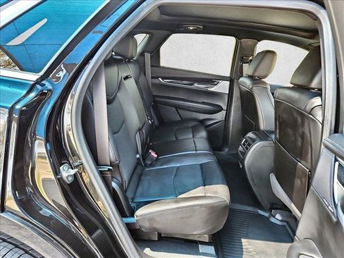 Certified 2025 Cadillac XT5 Premium Luxury w/ Technology Package AWD/4WD image 22