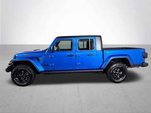 New 2025 Jeep Gladiator Willys image 9