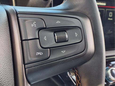 Used 2024 GMC Sierra 2500 AT4 w/ AT4 Premium Plus Package AWD/4WD image 17