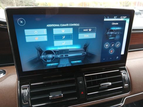 Used 2024 Lincoln Navigator L Reserve image 18