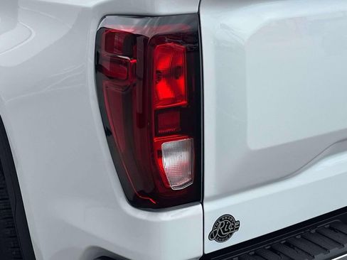 New 2026 GMC Sierra 1500 SLE AWD/4WD image 10