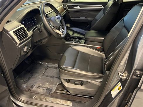 Certified 2022 Volkswagen Atlas SE image 6