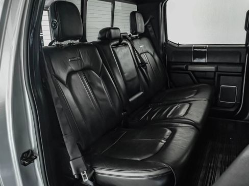 Used 2015 Ford F150 Platinum w/ Equipment Group 701A Luxury AWD/4WD image 31
