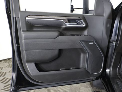 Used 2025 Chevrolet Silverado 3500 LTZ w/ LTZ Convenience Package AWD/4WD image 26