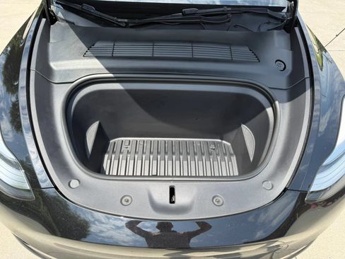 Used 2023 Tesla Model Y AWD image 7